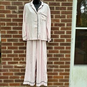 Victoria's Secret Large Flannel Long Pajama Set Pretty Blossom Shimmer 2 pc